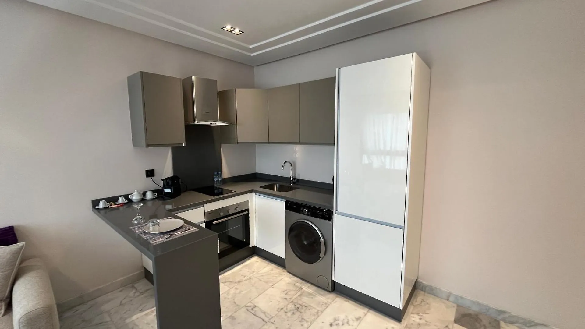 Les Joyeux Luxury Suites & Appart Casablanca 0*,